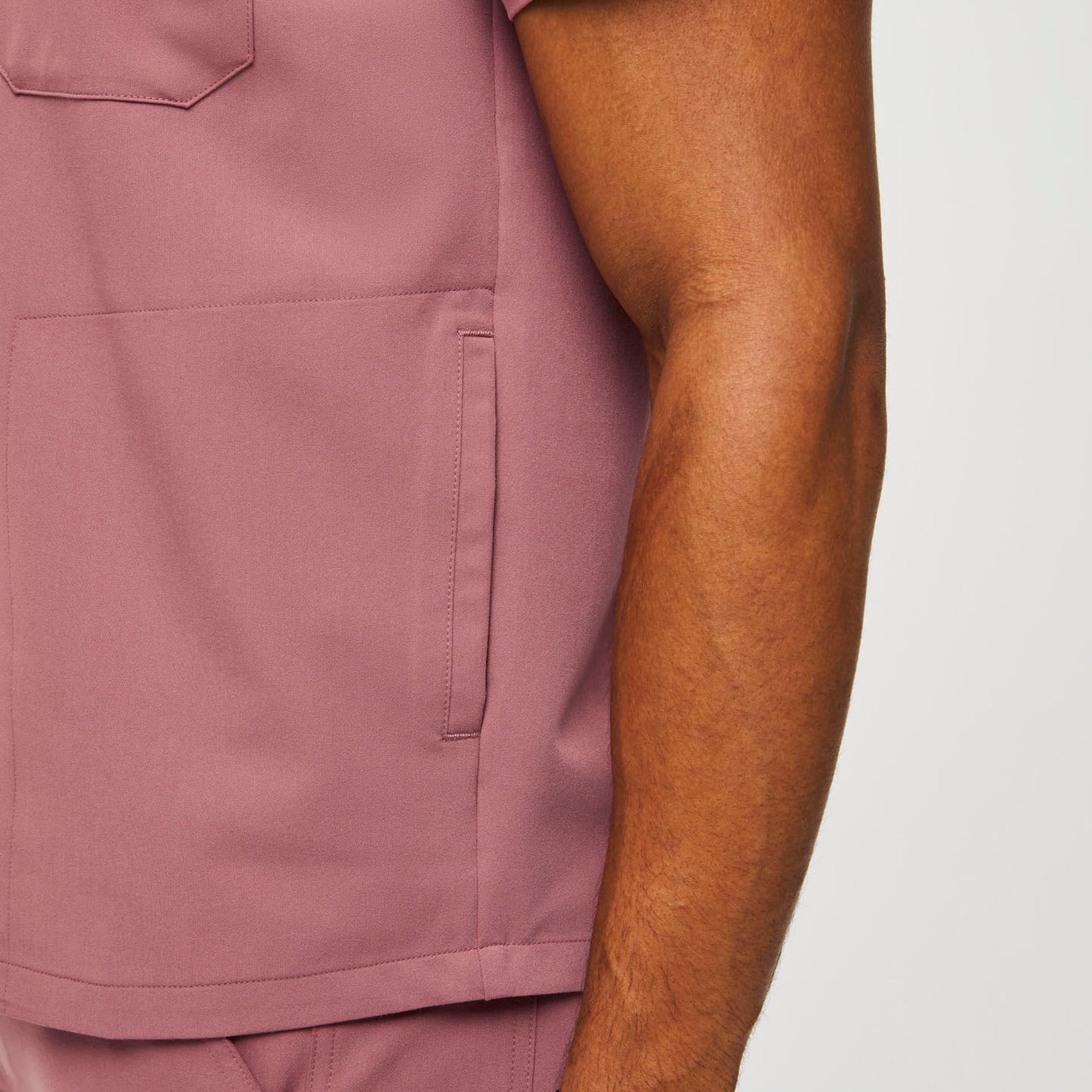 men's Mauve Chisec™ - Three-Pocket Scrub Top (3XL - 6XL) - Image 5