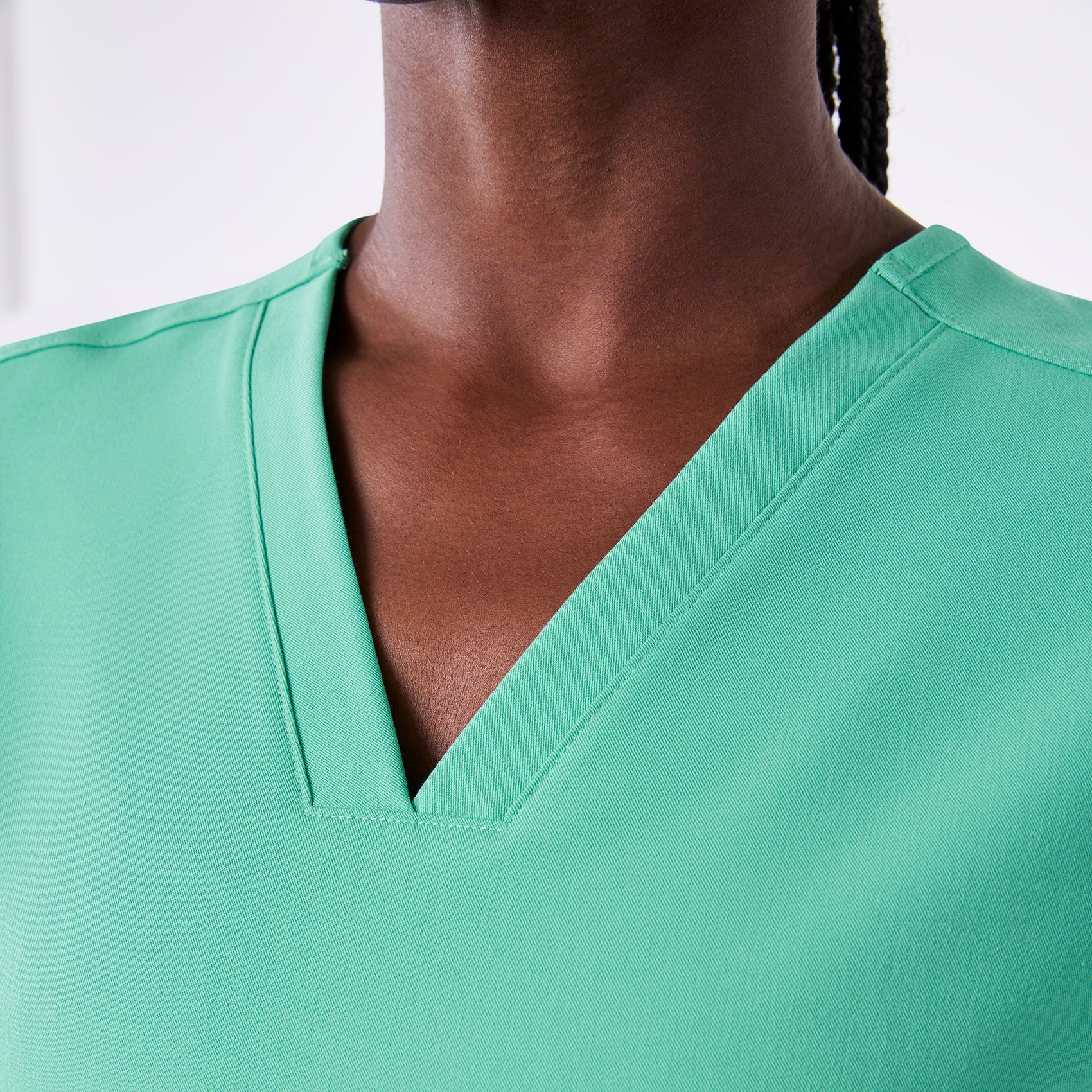 women's Surgical Green Casma - Three-Pocket Scrub Top™ - Image 5