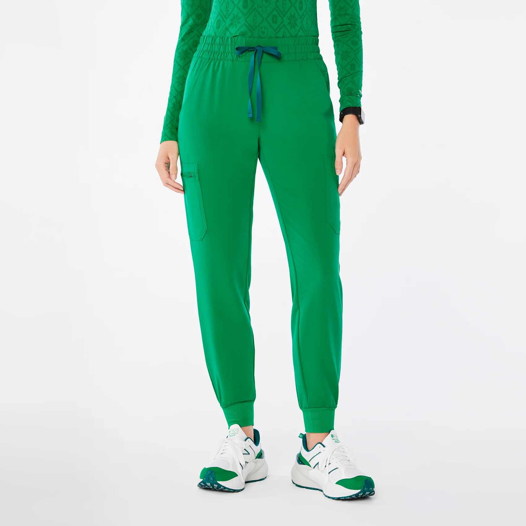 women's Evergreen Uman Relaxed Petite Jogger Scrub Pant